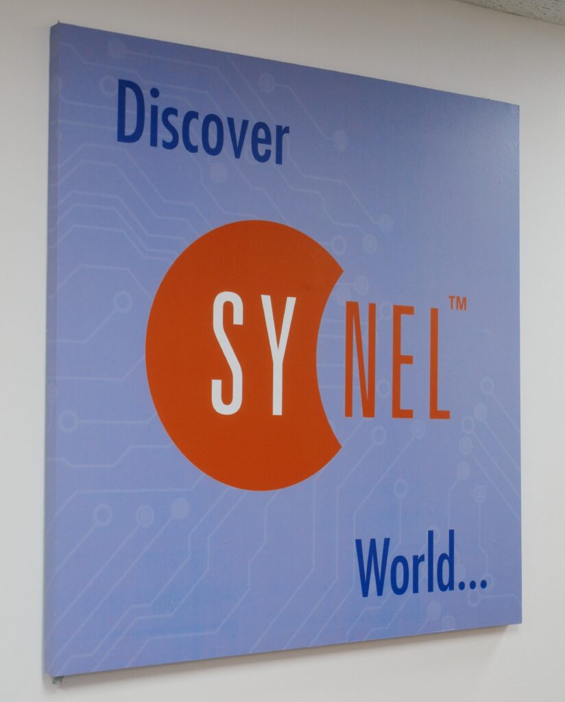 Discover Synel World Sign