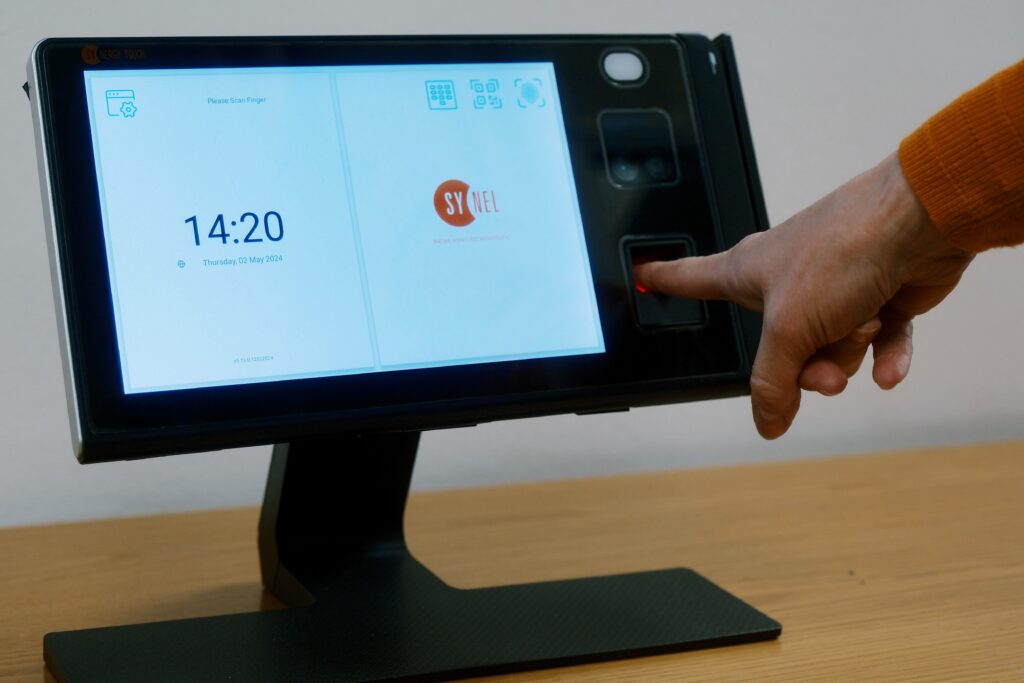 Synergy 10 Finger Scanning Synel UK